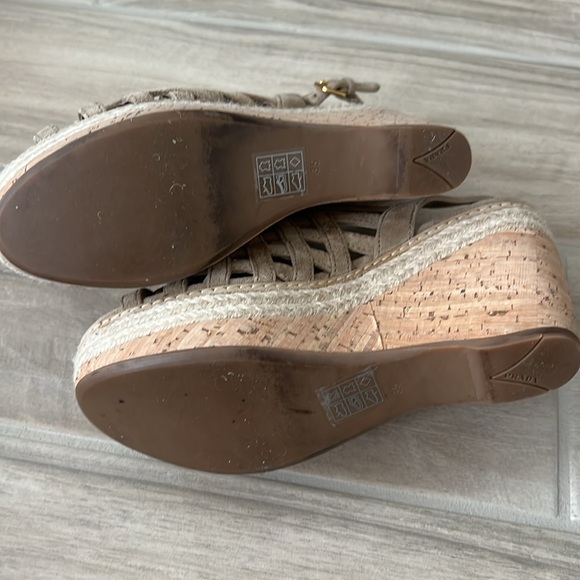 Beautiful designer Prada platform wedges - Picture 4 of 5